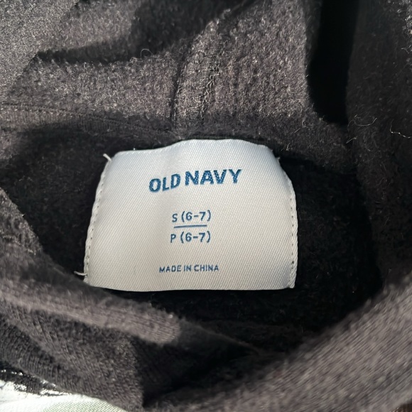 Old navy baby yoda hoodie - Picture 3 of 3